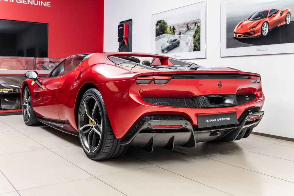 296 GTS — Front